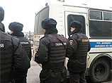 Собравшихся - около 40 человек - встретила полиция уже на выходе из метро Собравшихся - около 40 человек - встретила полиция уже на выходе из метро