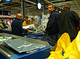 В минувшую среду, 17 ноября, в гипермаркетах IKEA был зафиксирован ажиотажный спрос покупателей в связи с объявленным на 18 декабря повышением цен В минувшую среду, 17 ноября, в гипермаркетах IKEA был зафиксирован ажиотажный спрос покупателей в связи с объявленным на 18 декабря повышением цен