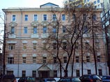 Гагаринский суд Москвы в четверг отказал в удовлетворении иска болельщицы футбольного клуба "Спартак" Екатерины Степановой к МВД Татарстана о взыскании 105 тысяч рублей компенсации морального вреда за раздевание при досмотре перед входом на стадион Гагаринский суд Москвы в четверг отказал в удовлетворении иска болельщицы футбольного клуба "Спартак" Екатерины Степановой к МВД Татарстана о взыскании 105 тысяч рублей компенсации морального вреда за раздевание при досмотре перед входом на стадион