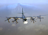 Российские ядерные бомбардировщики  "Медведь" пролетели над крупнейшей военной базой США