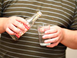 Одна из причин такого явления - поляки стали употреблять меньше крепких алкогольных напитков, традиционной закуской к которым является селедка, утверждают эксперты