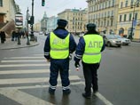 В Петербурге более  тысячи полицейских брошены на охрану салонов сотовой связи