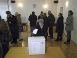 Второй тур запланирован на 11 января 2015 года. Для победы в первом туре одному из кандидатов нужно было набрать свыше 50% плюс один голос. Явка превысила 47% Второй тур запланирован на 11 января 2015 года. Для победы в первом туре одному из кандидатов нужно было набрать свыше 50% плюс один голос. Явка превысила 47%