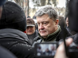 "Мы добьемся того, чтобы военные заводы перешли на 3 смены", - сказал Порошенко, который в настоящее время находится во Львове