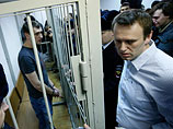 Роскомнадзор добавил в реестр запрещенных сайтов пост из блога оппозиционера Алексея Навального, в котором сообщалось о переносе оглашения приговора ему и его брату Олегу по "делу Yves Rocher" c 15 января будущего года на 30 декабря текущего