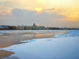 Уровень воды в устье реки Невы убывает, однако створы водопропускных сооружений в Петербурге остаются пока закрытыми