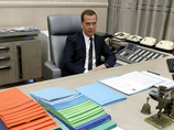 ремьер-министр РФ Дмитрий Медведев подписал распоряжение об утверждении перечней жизненно необходимых и важнейших лекарственных препаратов /ЖНВЛП/ для медицинского применения на 2015 год