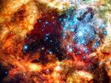 Галактика Андромеда является крупной спиральной галактикой, удаленной на 2,5 миллиона световых лет от Земли. Она почти в два раза больше нашего родного Млечного Пути. Но самое интересное заключается в том, что в будущем между двумя галактиками, возможно, 