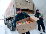 В Ростовской области 7 января завершили формирование 11-й гуманитарной колонны МЧС РФ для отправки на Донбасс. Вместе с продуктами питания, медикаментами и оборудованием туда отправят рождественские подарки для детей - игрушки и сладости В Ростовской области 7 января завершили формирование 11-й гуманитарной колонны МЧС РФ для отправки на Донбасс. Вместе с продуктами питания, медикаментами и оборудованием туда отправят рождественские подарки для детей - игрушки и сладости