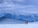 Российские полярники начали очищать антарктическую станцию, собрав десятки тонн металлолома