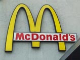 В японском McDonald's посетителю продали чизбургер с металлической "начинкой" В японском McDonald's посетителю продали чизбургер с металлической "начинкой"