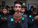 Занятия в училище, где в результате атаки талибов погибли 132 школьника и 9 преподавателей, начались с церемонии в память о жертвах теракта