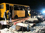 В МИДе России назвали обстрел автобуса под Волновахой (Донецкая область Украины), в результате которого погибли 12 человек, "очередным преступлением киевских силовиков"
