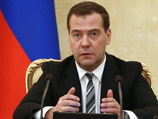 Медведев советует научиться жить при низких ценах на нефть