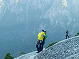 В среду, 14 января, двое американских скалолазов завершила уникальное восхождение на гору Эль-Капитан в национальном парке Йосемити в штате Калифорния