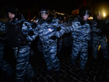 На Манежной площади, где собрались несогласные с приговором братьям Навальным, задержали более десяти человек На Манежной площади, где собрались несогласные с приговором братьям Навальным, задержали более десяти человек