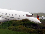 В числе членов делегации на борту потерпевшего аварию самолета находился управляющий делами президента Филиппин, а также его пресс-секретарь. В результате происшествия никто не пострадал