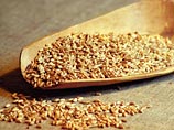 "Введение эмбарго на экспорт зерна нецелесообразно, хотя такие предложения по-прежнему поступают", - сказал Дворкович, слова которого приводит ТАСС