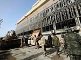 В Ливии боевики захватили отделение Центрального банка страны, расположенное в городе Бенгази. В его хранилищах находится примерно 100 миллиардов долларов в виде наличных денег и золота
