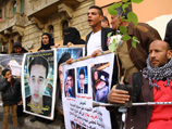 Слухи об освобождении братьев поступали в течение нескольких дней и вызвали массовые беспорядки в Каире, в результате которых в воскресенье, 25 января, погибли по меньше мере 18 человек