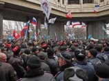 Заместитель генерального директора ATR по информационной политике Лиля Буджурова заявила, что спецназ прибыл для того, чтобы изъять видео о митинге 26 февраля 2014 года под стенами крымского парламента