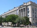 Из сообщения Минюста США следует, что за Буряковым агенты ФБР следили с марта 2012 года по середину сентября 2014-го. Они зафиксировали его 48 коротких встреч со Спорышевым, во время которых Буряков передавал ему "портфели, журналы или листы бумаги" Из сообщения Минюста США следует, что за Буряковым агенты ФБР следили с марта 2012 года по середину сентября 2014-го. Они зафиксировали его 48 коротких встреч со Спорышевым, во время которых Буряков передавал ему "портфели, журналы или листы бумаги"
