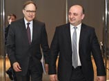 Заявление грузинского министра прозвучало на фоне обустройства в Грузии объединенного центра учений и оценки НАТО. Как раз в эти дни в Грузии с визитом находится заместитель генсека НАТО Александр Вершбоу Заявление грузинского министра прозвучало на фоне обустройства в Грузии объединенного центра учений и оценки НАТО. Как раз в эти дни в Грузии с визитом находится заместитель генсека НАТО Александр Вершбоу