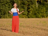 Заявления Москаля прозвучали на фоне обсуждения в Сети клипа "Мой Путин" новосибирской поп-певицы, выступающей под псевдонимом Машани