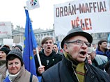 Действия Орбана вызывают беспокойство соседей по Евросоюзу: его правоцентристская партия "Фидес" сближается с Россией в период усиливающегося конфликта вокруг Украины