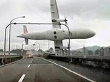 Самолет авиакомпании TransAsia Airways потерпел крушение недалеко от столицы Тайваня - Тайбэя