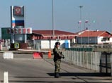 Россия не будет зеркально вводить для украинцев въезд по загранпаспортам, заявили в МИДе