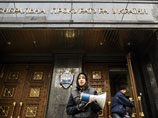 Генпрокурор Украины Виталий Ярема направил в Генпрокуратуру РФ запрос о местонахождении и задержании экс-президента Виктора Януковича и других высших чиновников периода его пребывания главой государства