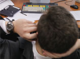 Житель Камчатки пополнил лжечиновнику счет на телефоне, когда ехал в мэрию на "собеседование" Житель Камчатки пополнил лжечиновнику счет на телефоне, когда ехал в мэрию на "собеседование"