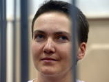 Утром Савченко, которая держит голодовку уже 60-й день, протестуя против условий содержания под стражей, доставили в зал заседаний Утром Савченко, которая держит голодовку уже 60-й день, протестуя против условий содержания под стражей, доставили в зал заседаний