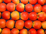 Министерство сельского хозяйства США одобрило в пятницу производство на территории страны генетически модифицированных яблок, которые не темнеют при вмятинах или в месте разреза