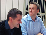 Мосгорсуд во вторник рассматривает жалобы защиты и прокуратуры на приговор братьям Алексею и Олегу Навальным, осужденным за хищение денег компании Yves Rocher