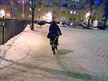 В Петербурге активисты доказали на ВИДЕО, что ездить на велосипеде зимой можно, но не очень удобно