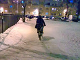 В Петербурге активисты доказали на ВИДЕО, что ездить на велосипеде зимой можно, но не очень удобно В Петербурге активисты доказали на ВИДЕО, что ездить на велосипеде зимой можно, но не очень удобно