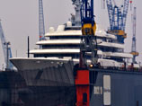 Журналисты выяснили, что судно находится в порту Гамбурга, в сухом доке немецкой судостроительной компании Blohm & Voss