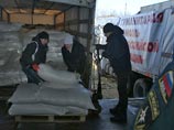 Планируется привезти жителям Донбасса продукты питания, медикаменты, предметы первой необходимости и другие материальные средства: автомобили КамАЗ доставят свыше 1,2 тысячи тонн грузов