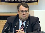 В украинском городе Харькове уволили капитана милиции, поздравившую 23 февраля мужскую часть коллектива с Днем защитника Отечества. Об этом сообщил депутат парламента Украины, советник главы МВД страны Антон Геращенко В украинском городе Харькове уволили капитана милиции, поздравившую 23 февраля мужскую часть коллектива с Днем защитника Отечества. Об этом сообщил депутат парламента Украины, советник главы МВД страны Антон Геращенко