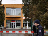 Полицейские накануне убрали оградительную ленту вокруг ресторана "Дружба" в Угерски-Броде. Тем не менее заведение до сих пор остается закрытым Полицейские накануне убрали оградительную ленту вокруг ресторана "Дружба" в Угерски-Броде. Тем не менее заведение до сих пор остается закрытым