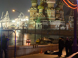 Политик Борис Немцов был убит в ночь с 27 на 28 февраля 2015 года на Большом Замоскворецком мосту Москвы. Известно, что неизвестный выскочил из машины, выстрелил несколько раз в политика и скрылся. Есть записи видеокамер, но они пока только изучаются