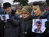 В Петербурге началось шествие в память о Борисе Немцове В Петербурге началось шествие в память о Борисе Немцове