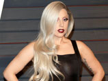 Lady Gaga искупалась в ледяной воде озера Мичиган на благотворительной акции