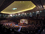 Несмотря на отсутствие многих сенаторов и конгрессменов в зале практически не было свободных мест: они были заняты помощниками и секретарями парламентариев, решивших выслушать Нетаньяху