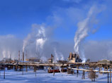 Предприятия Челябинска, уже неделю окутанного смогом, обязали снизить производственные мощности на 15%