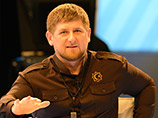 Кадыров встретился в мечети с тремя сотнями наркоманов, они покаялись