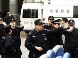 Сотрудники полиции города Гуанчжоу (административный центр южной провинции Гуандун в КНР) применили оружие и убили одного из трех мужчин, устроивших в пятницу утром резню на железнодорожном вокзале