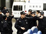 Китайские полицейские застрелили одного из трех уйгуров, ранивших ножом 9 человек на железнодорожном вокзале Китайские полицейские застрелили одного из трех уйгуров, ранивших ножом 9 человек на железнодорожном вокзале
